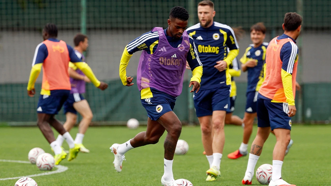 Fenerbahçe'ye yeni transferinden müjdeli haber: Rövanş maçına yetişiyor