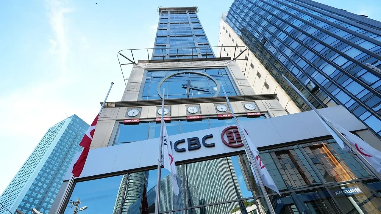 Bankacılık devinden 'Türkiye' kararı! 5 şubesini kapatıyor
