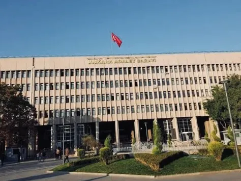 Adliyede Sahte Müdür Alarmı: Savcı Olaya El Koydu