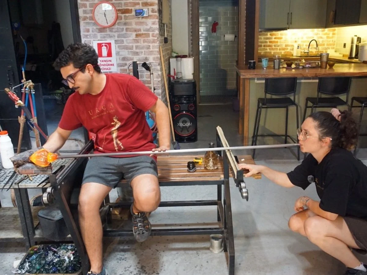 Roma yöntemleriyle 1190 derecede cam sanatı: Ege’nin tek sıcak cam atölyesi