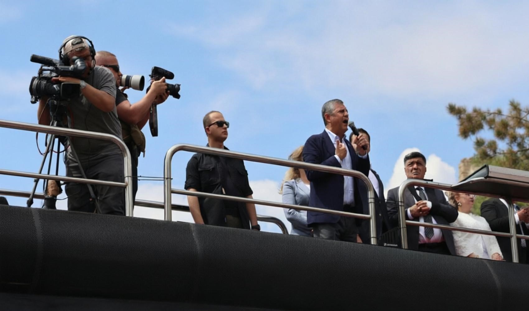 Özgür Özel: CHP'nin seçilmiş genel başkanıyım, beni seven yarın sandığa gitsin