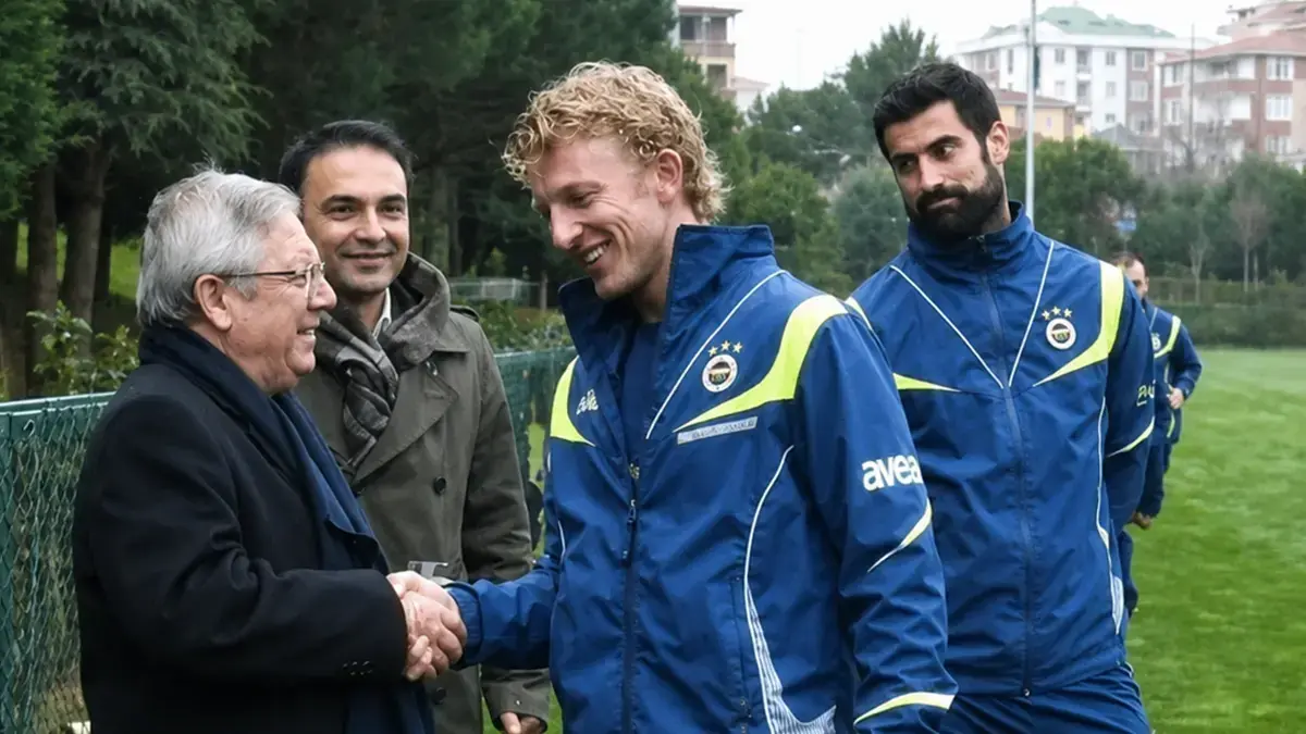 Kuyt ve Volkan, Fenerbahçe'ye geri dönüyor! Aziz Yıldırım'dan teknik ekip kararı...