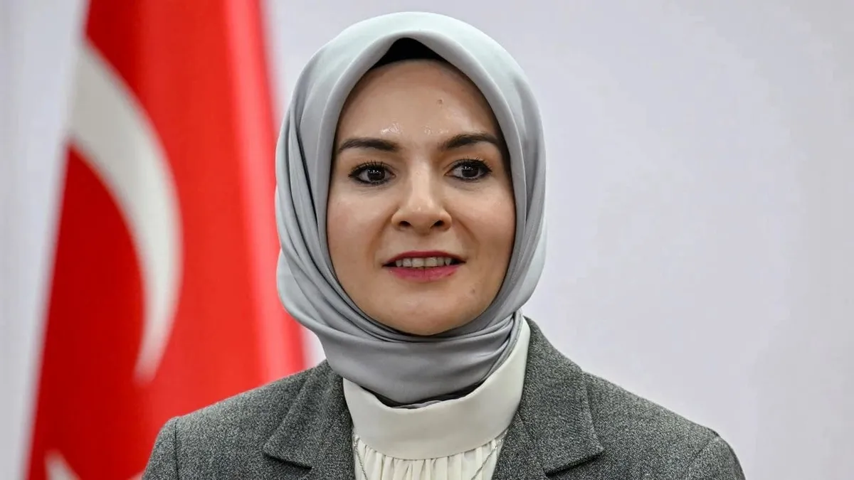 Bakan Göktaş'tan İslam düşmanı Tijen Mergen'e tokat gibi cevap