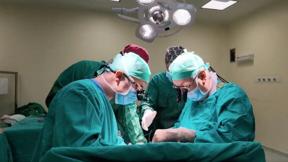 Aynı anda 16 ameliyat! İnönü Üniversitesi'nde 8'li çapraz nakil