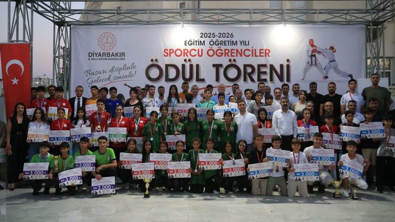 Diyarbakır'da 63 sporcu öğrenci ödüllendirildi