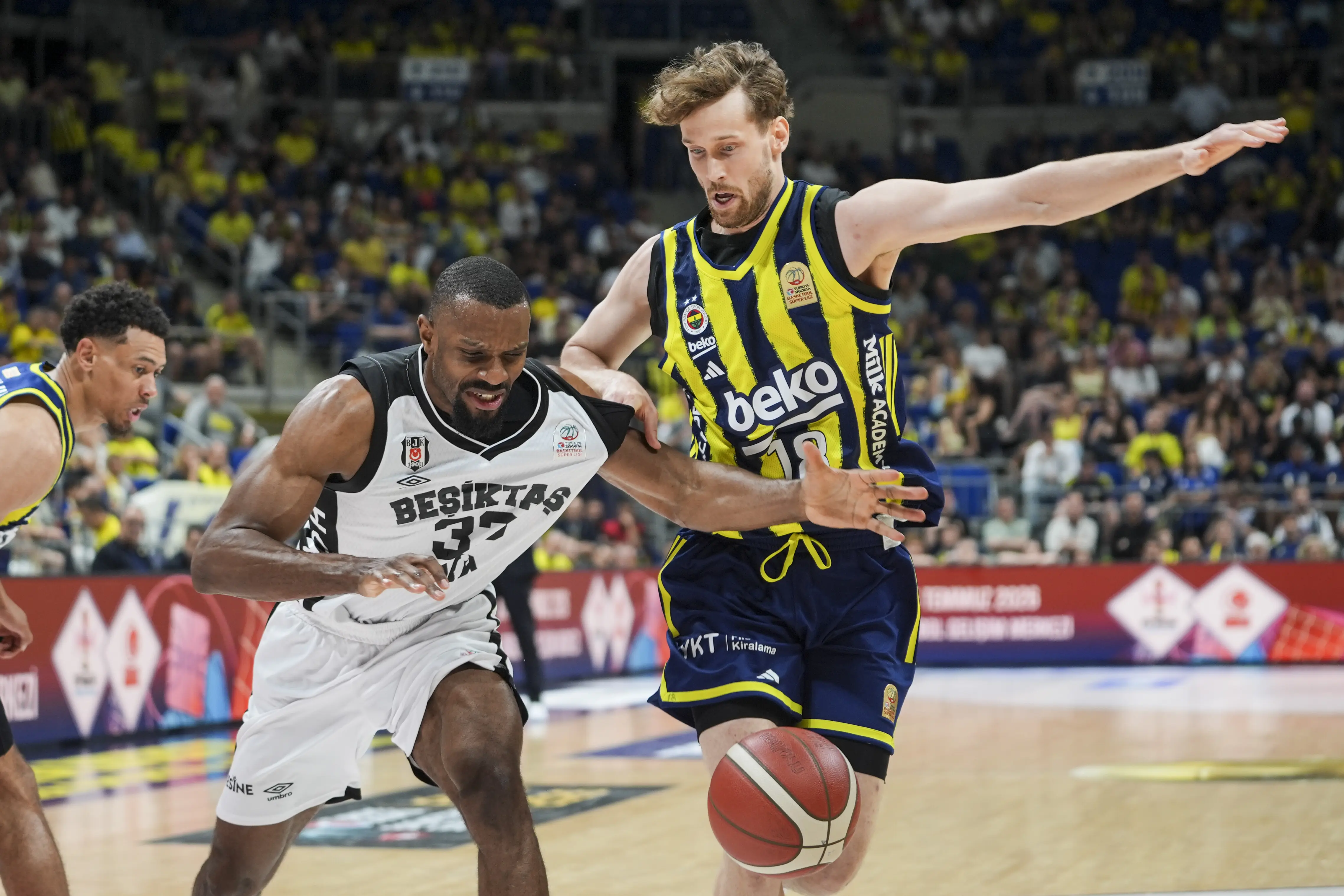 Final serisinde 3. randevu! Beşiktaş GAİN'in konuğu Fenerbahçe Beko