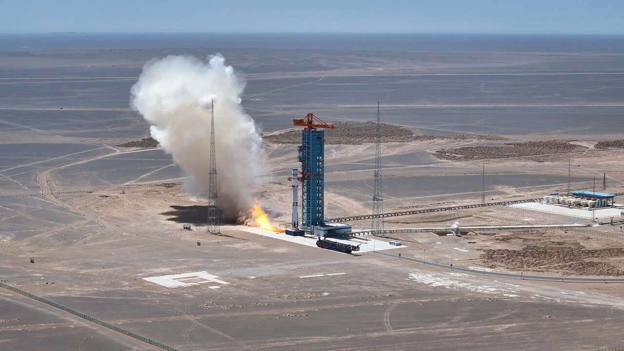Çin'in SpaceX'e rakip roketi "Cuçüe-3" için Gobi Çölü'nde başarılı test