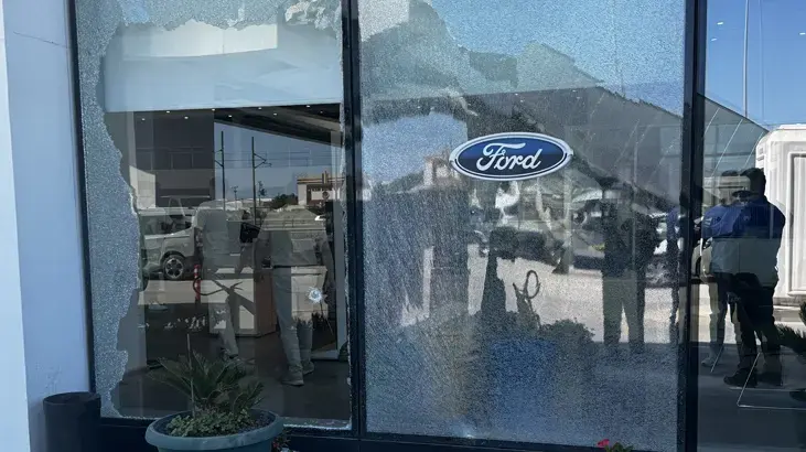 İstanbul'un ardından bu kez Antalya! Otokoç yetkili servisine silahla ateş açıldı