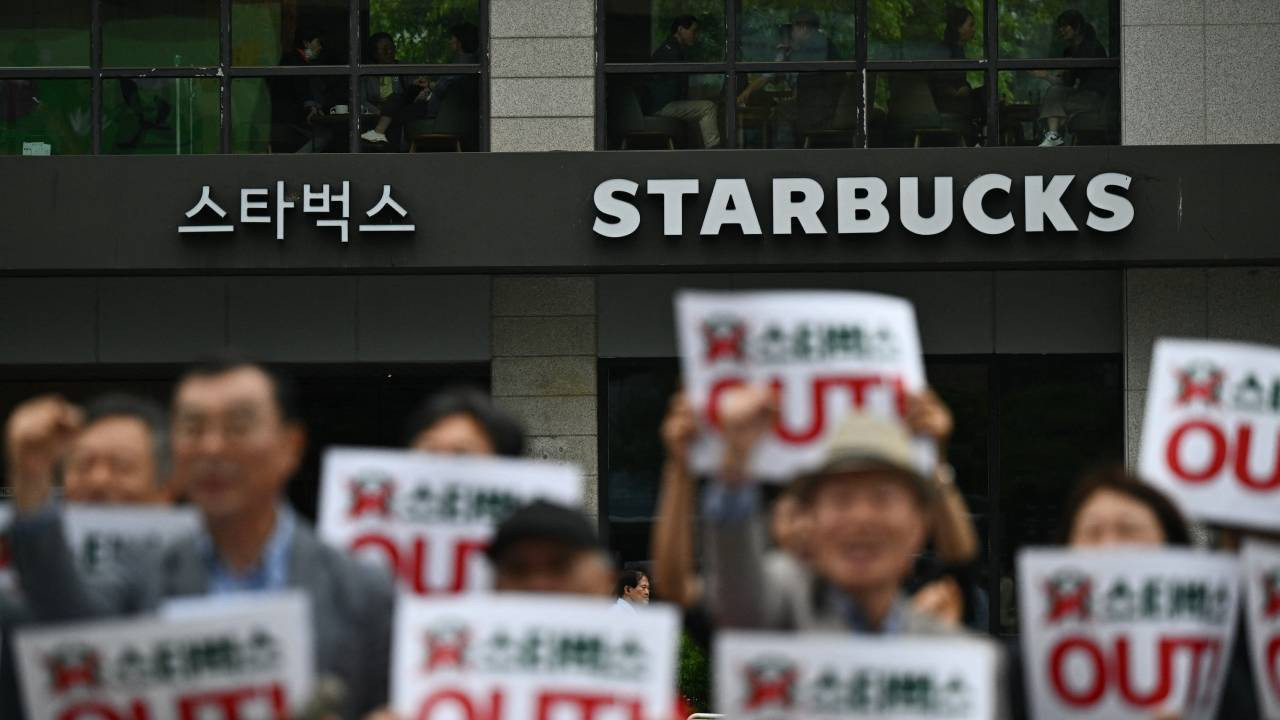 Starbucks Güney Kore'de 2 bin 160 şubesini kapattı: 23 bin çalışana tarih dersi verilecek