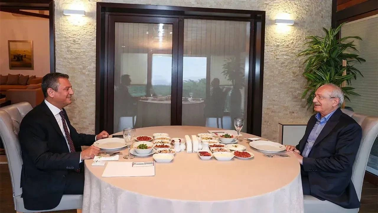 CHP Lideri Özel ve Kılıçdaroğlu arasında temas... İlk avukatlar sonra kurmaylar görüşecek