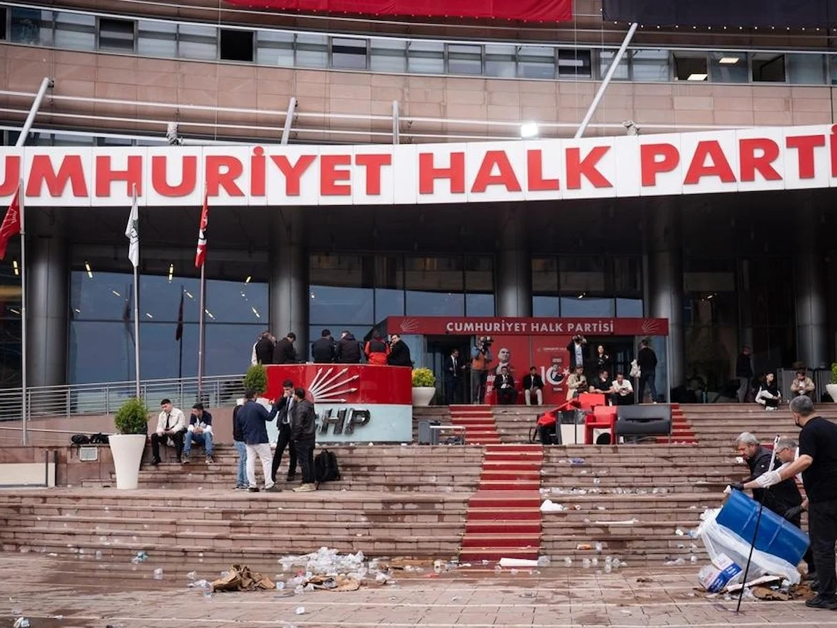 CHP'de grubun başı kim olacak kavgası