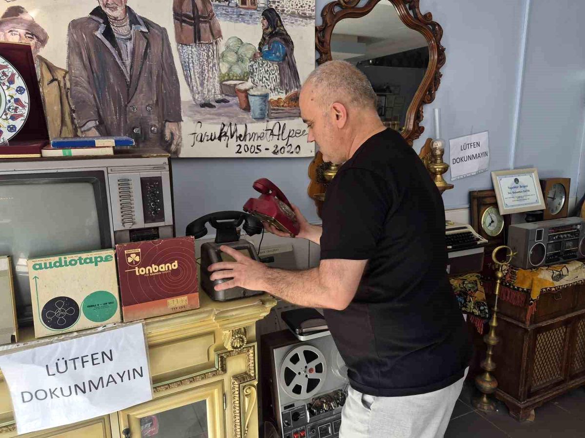 İçindeki 'ukde' binlerce parçadan oluşan bir antika koleksiyonuna dönüştü