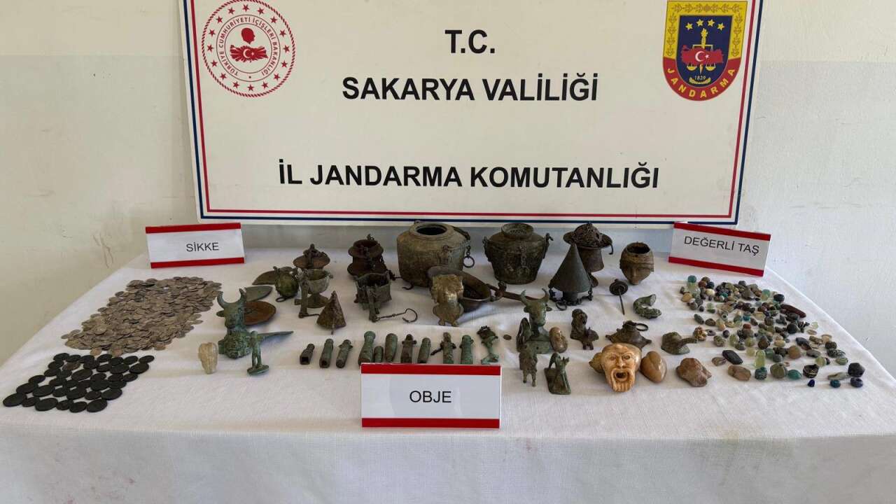 Evini kaçak müzeye dönüştüren şahıs yakalandı