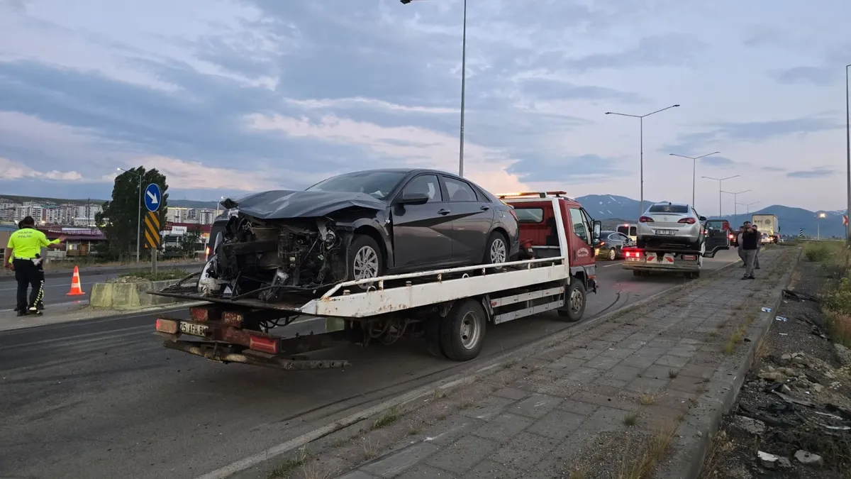 Erzurum'da 3 araç çarpıştı! 5 yaralı