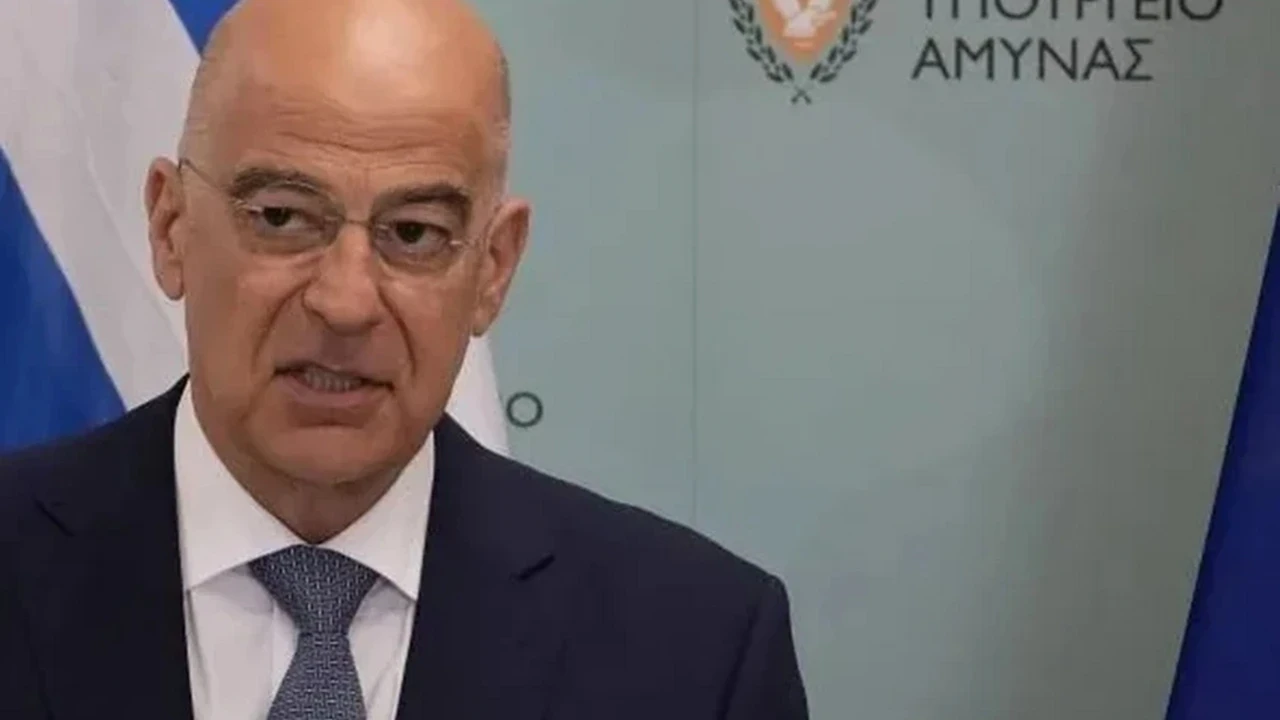 Yunanistan Bakan'dan küstah sözler: Yunan ordusu için Kıbrıs yakın