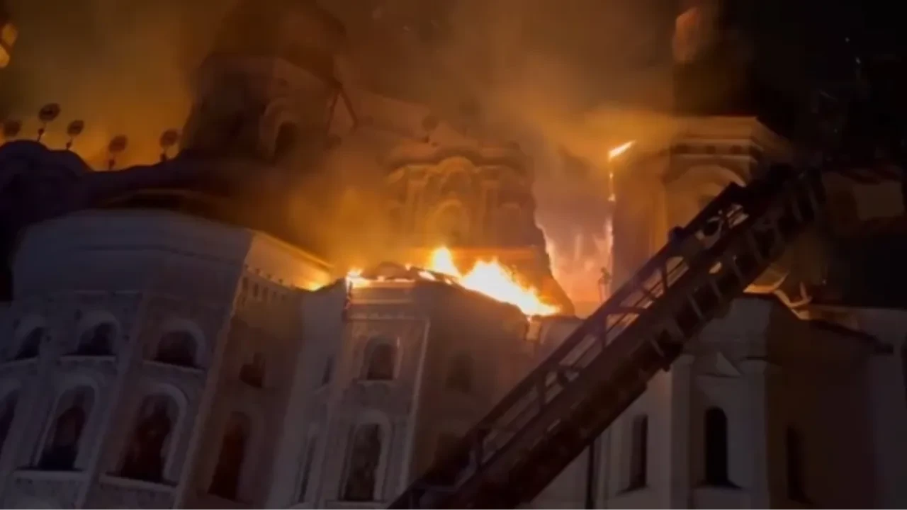 Kiev'de Peçersk Manastırı'na saldırı anının görüntüleri paylaşıldı