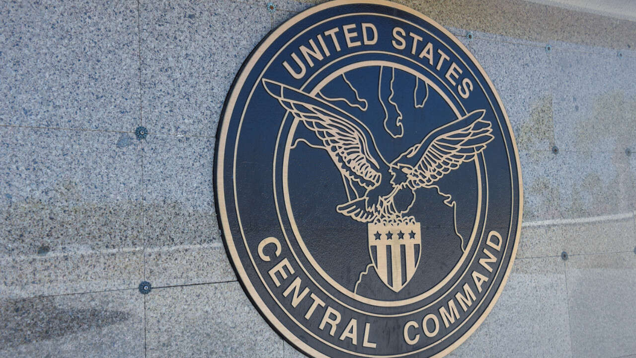CENTCOM duyurdu! ABD, Umman Körfezi'nde boş petrol tankerini vurdu