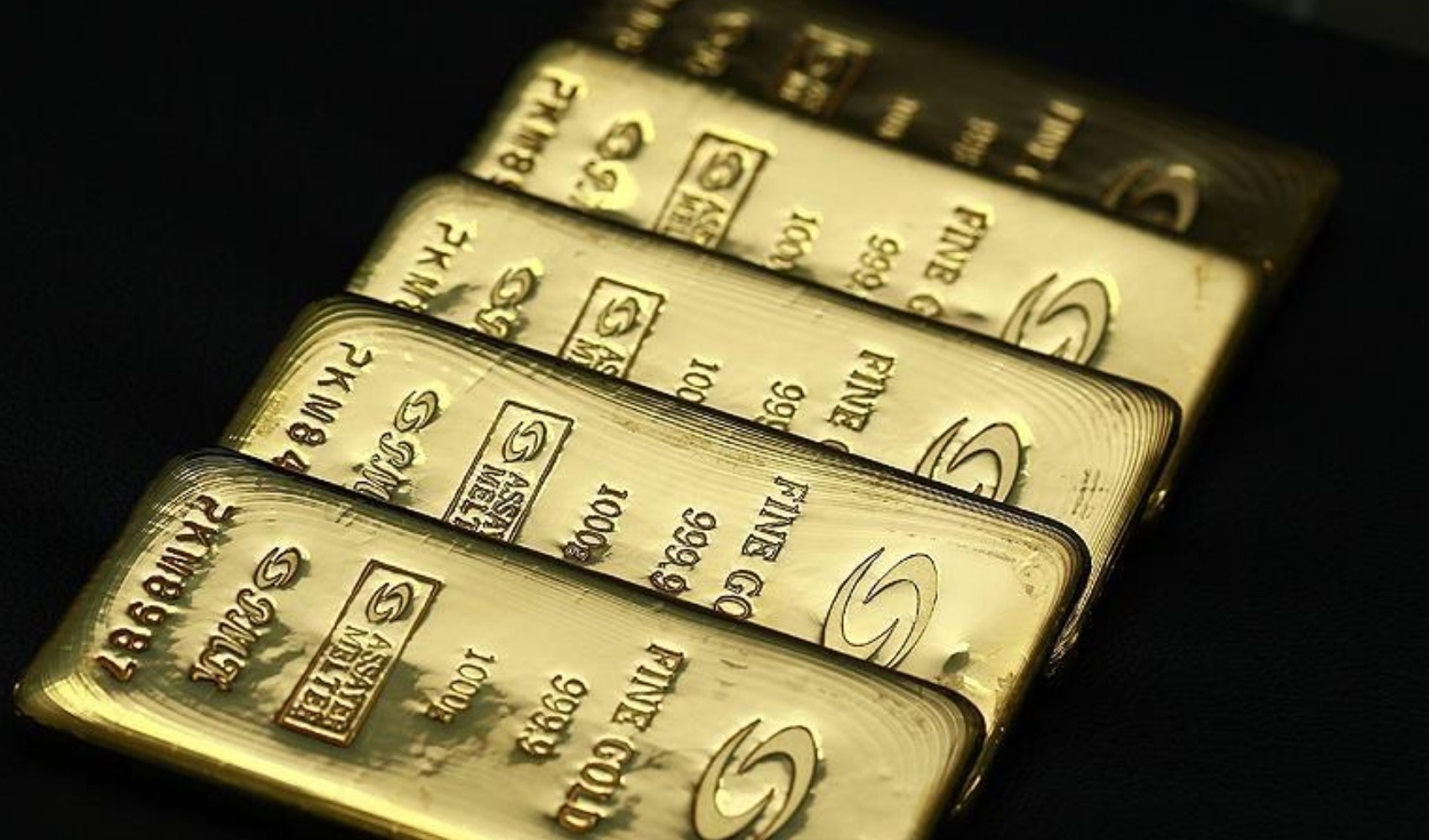 Altın fiyatları iki haftanın zirvesinde: Fed öncesi kritik seviye aşıldı