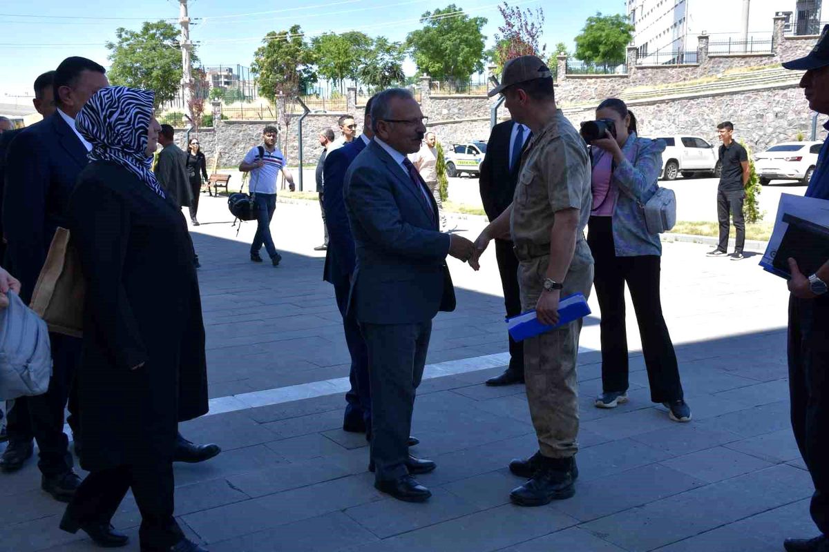 TBMM Okul Saldırılarını Araştırma Komisyonu Siverek'te incelemelerde bulundu