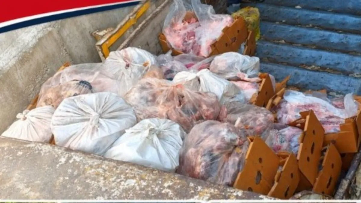 Sakarya'da sucuk üretim tesisinde 5 buçuk ton etiketsiz et ele geçirildi
