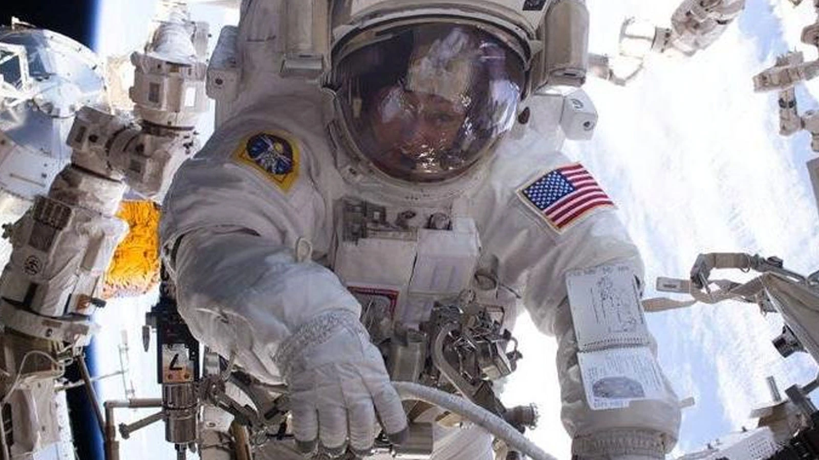NASA, gönüllü astronotlar arıyor