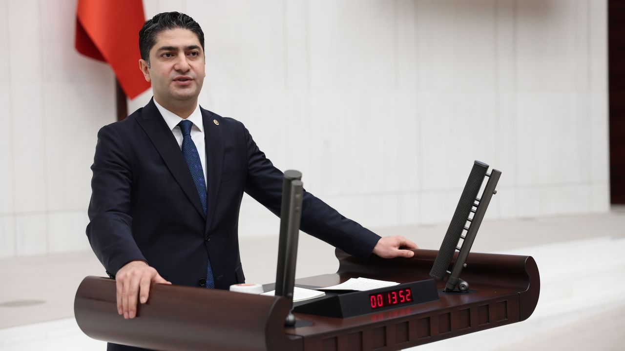 MHP Genel Başkan Yardımcısı Özdemir'den Somali tezkeresi açıklaması: 'Türkiye'nin bölgedeki varlığı stratejik önem taşıyor'