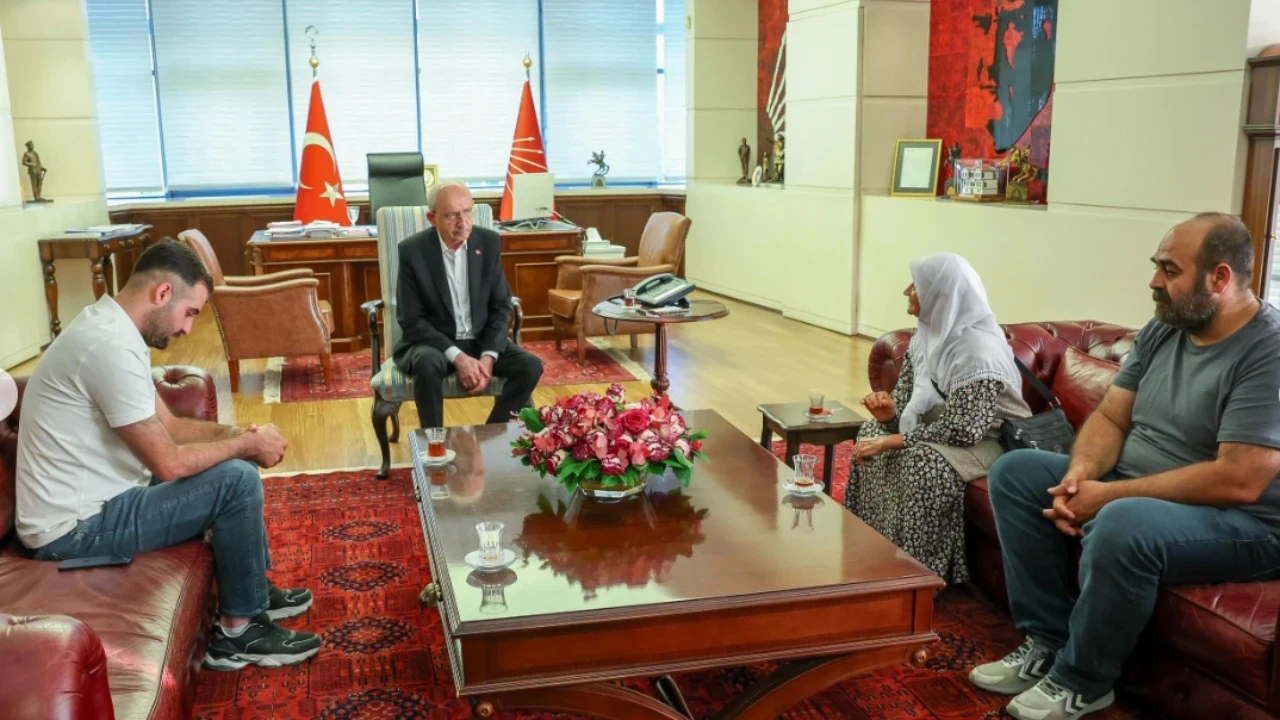 Kılıçdaroğlu, Narin Güran'ın ailesiyle görüştü