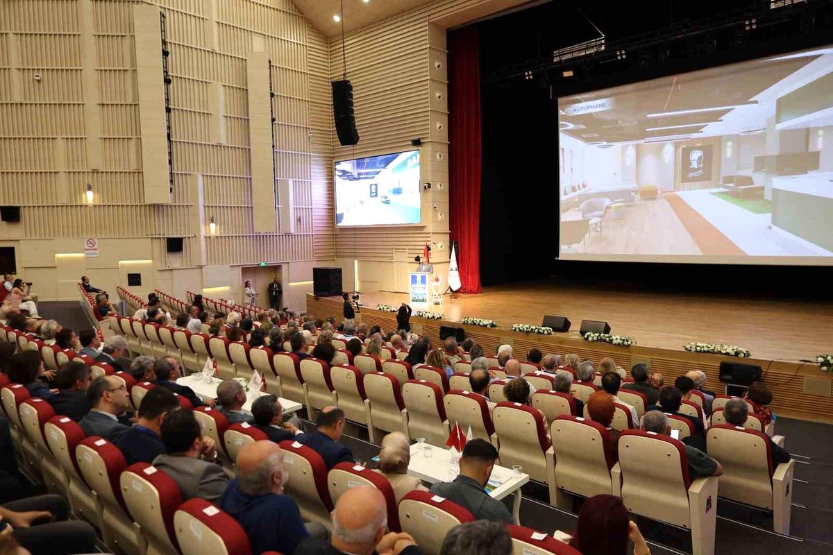 Erciyes Üniversitesi'nde İkinci Mezun Buluşması Coşkusu