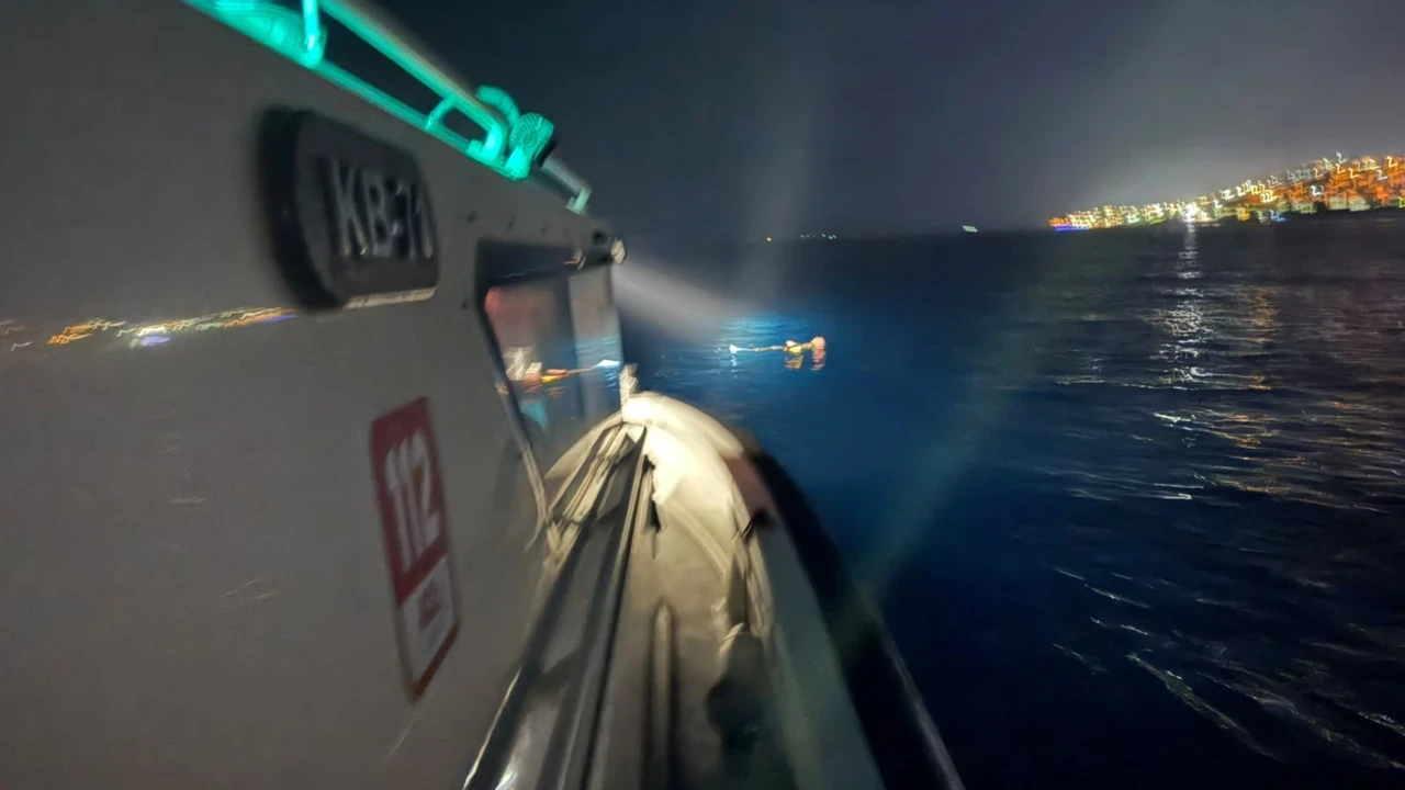 Bodrum’dan Yunanistan’a yüzerek kaçmaya çalıştı: Sahil Güvenlik yakaladı