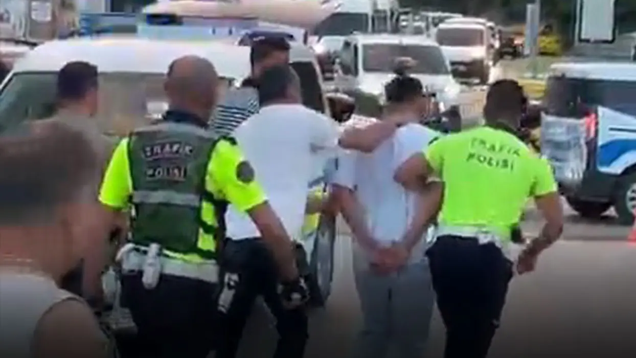 Edirne'de iki aile birbirine girdi: Şehit İstiklal Vardar Caddesi'nde tansiyon yükseldi