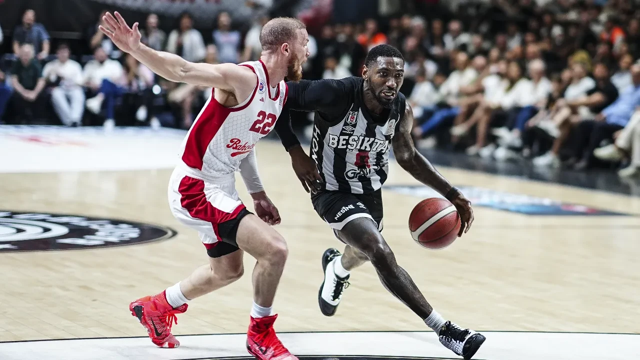 Beşiktaş GAİN finale yükseldi! Siyah-beyazlılar, Bahçeşehir Koleji'ni son maçta mağlup etti