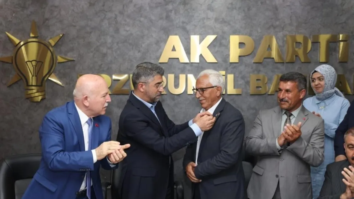 CHP’li meclis üyesi Ahmet Yıldırım istifa ederek AK Parti’ye geçti