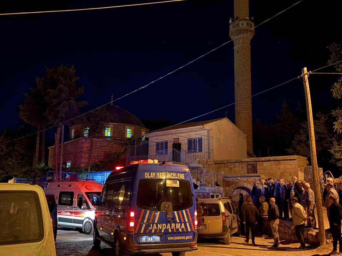 Kayseri'de cami cemaatine bıçaklı saldırı: 2 ölü