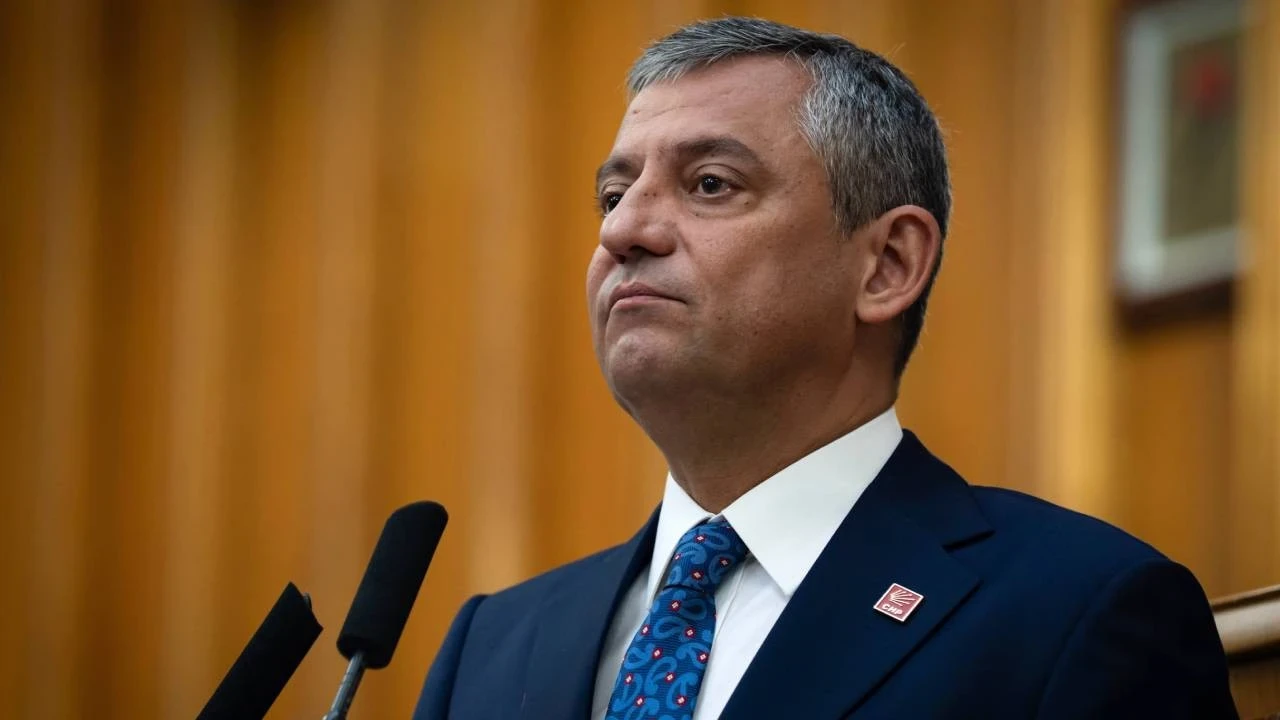 Özgür Özel'in kurultay çağrısında yeni parti sinyali! "Ya bir yol bulacağız, ya bir yol yapacağız"