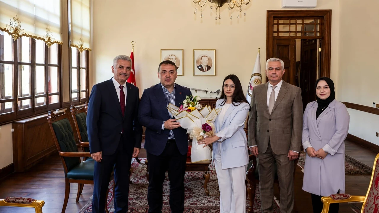 Vali Sözer, Dünya Nüfus Günü'nde nüfus müdürlüğü personelini ağırladı