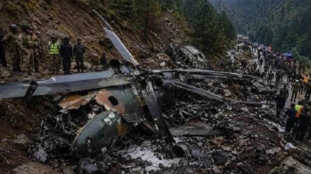 Askeri helikopter kalkıştan saniyeler sonra yere çakıldı: 22 ölü