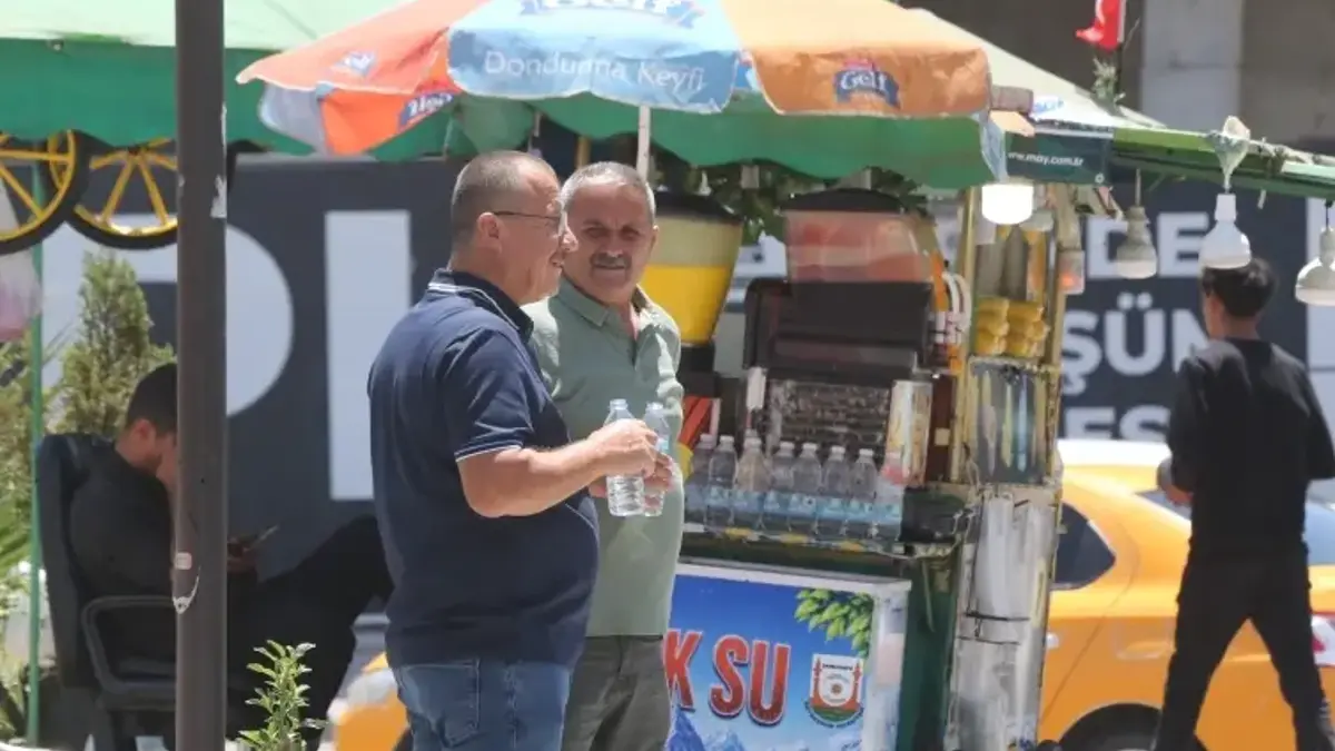 Şanlıurfa'da kavurucu sıcak! Termometreler 45 dereceyi gördü