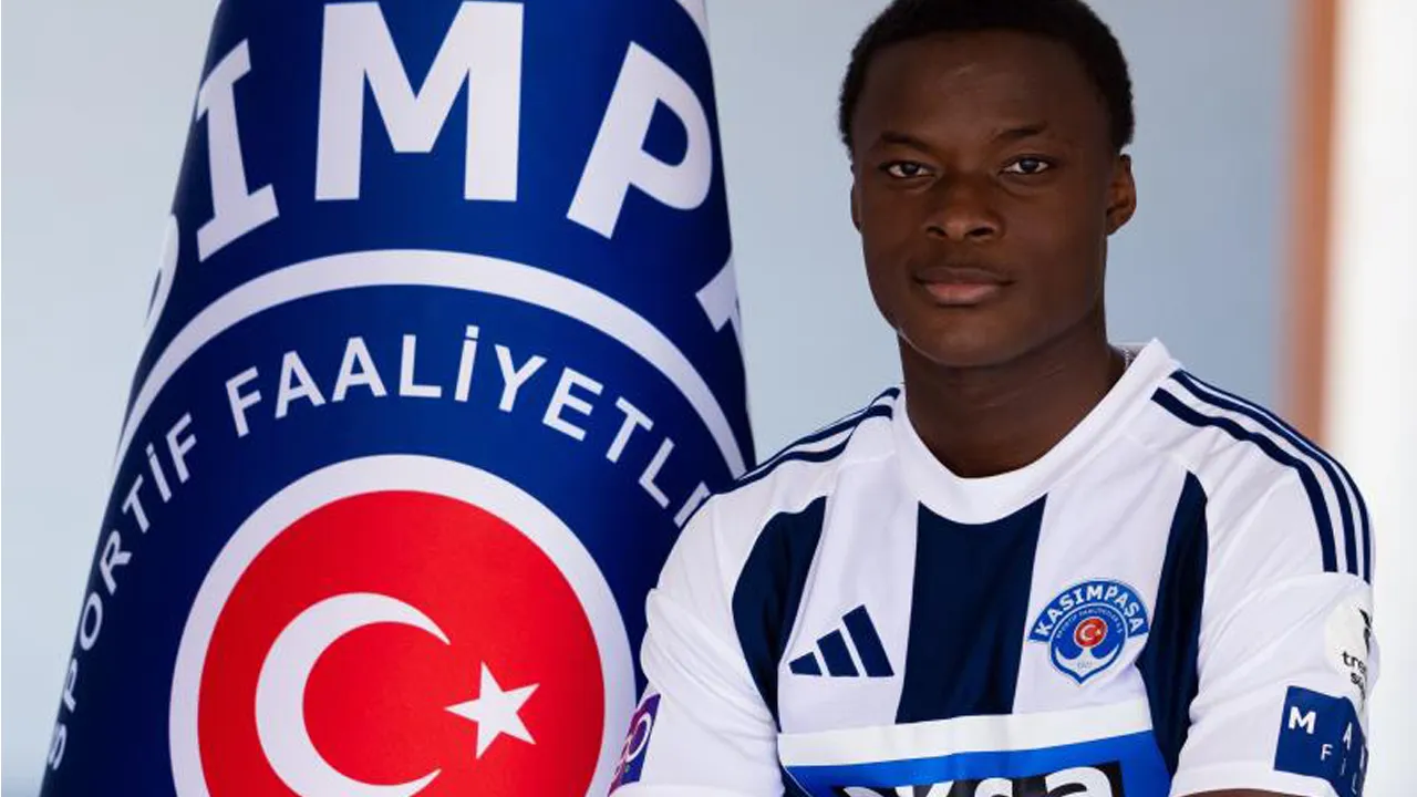 Kasımpaşa sürpriz transferi açıkladı: Genç oyuncu imzayı attı