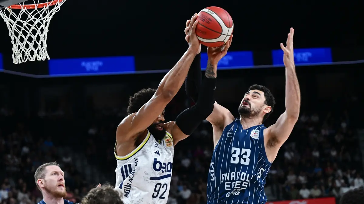 Fenerbahçe Beko, Anadolu Efes'i yenerek finalde!