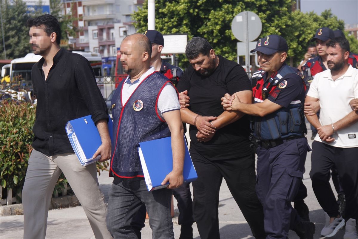 Antalya'da uyuşturucu operasyonunda 8 şüpheli tutuklandı
