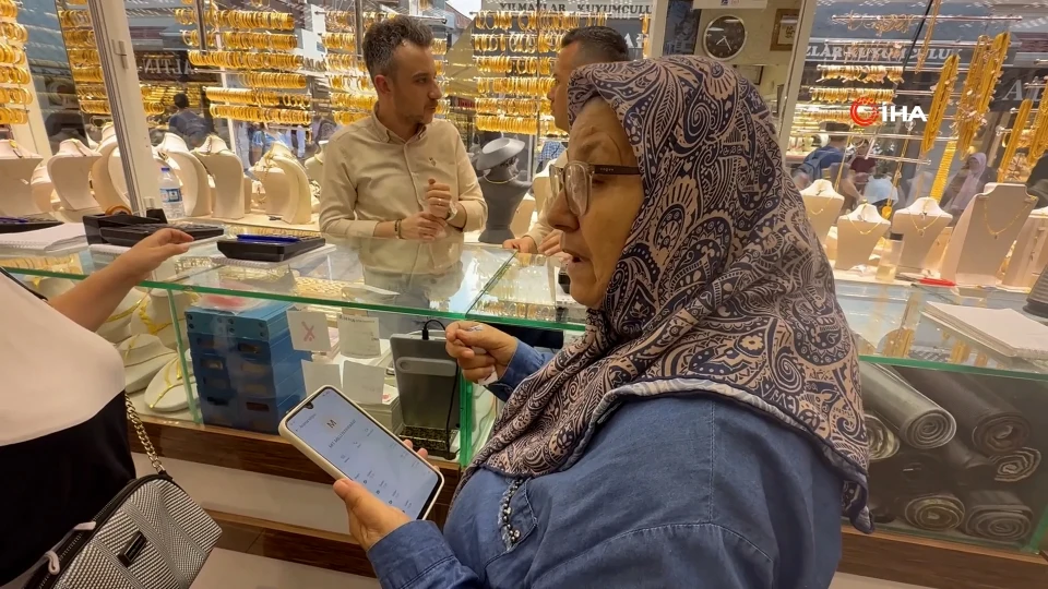 Kuyumcunun Dikkati Yaşlı Kadını Büyük Dolandırıcılıktan Kurtardı
