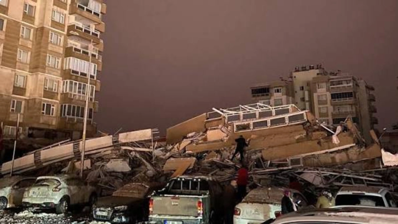 Depremde 115 kişinin öldüğü sitenin davasında karar: 15 sanığa beraat, 6'sına zamanaşımı