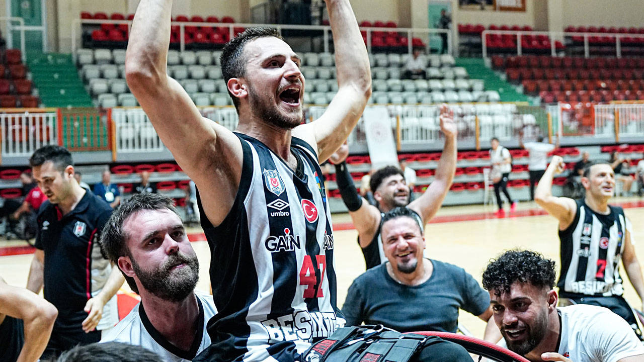 Beşiktaş uzatmada kazandı, finale yükseldi