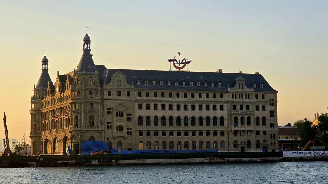 İskeleler kalktı, yıllar sonra göründü: İşte Haydarpaşa'nın yeni yüzü