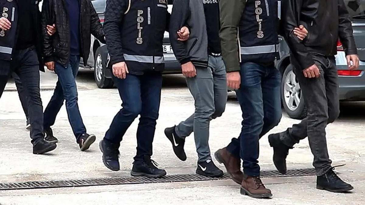 İstanbul'da terör örgütlerine operasyon! 23 şüpheliden 21'i tutuklama talebiyle mahkemeye sevk edildi