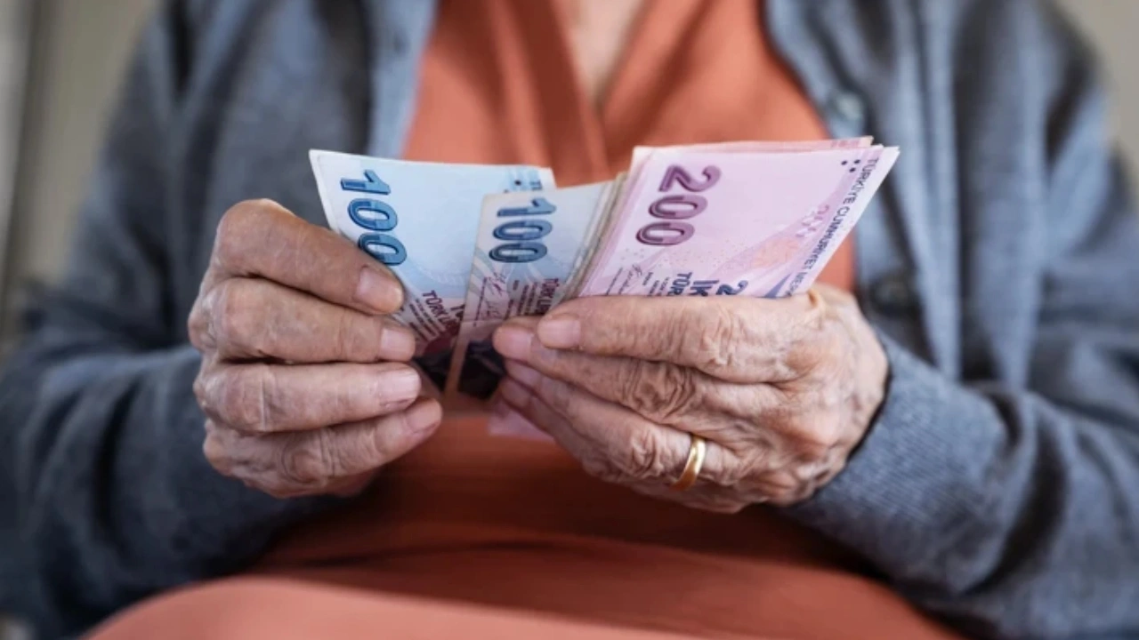Zam bekleyen emekliye ilk kez müjdeyi verdi: Tek şartı açıkladı