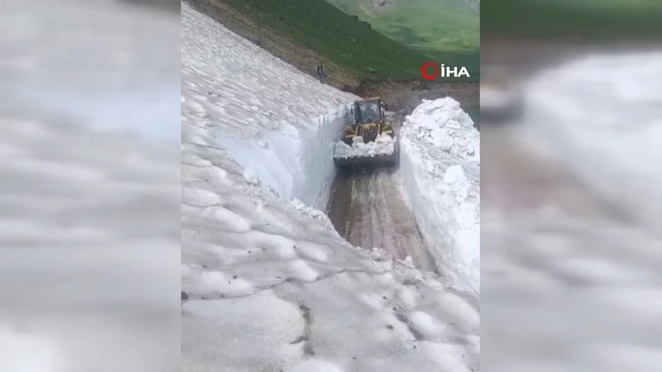 Kars'ta Temmuz Ayında Kar Temizleme Çalışması Başladı