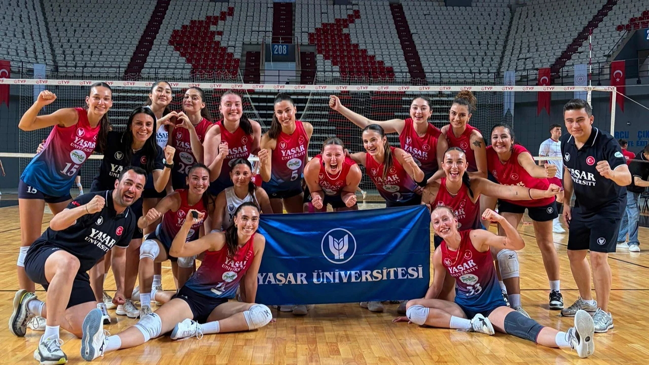 ÜNİLİG'de zirve Yaşar Üniversitesi'nin: "Yaşar'ın Sultanları" Türkiye şampiyonu oldu