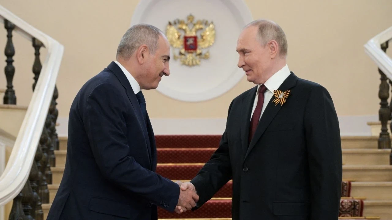 Kremlin'den ilginç çıkış: Putin, Paşinyan'ı kutlayıp kutlamayacağına karar verecek