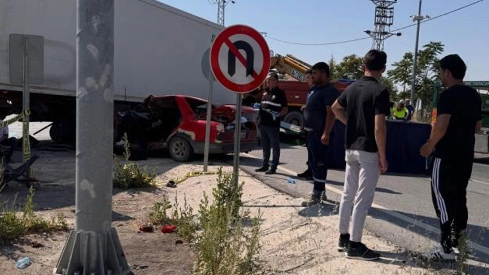 Konya'da feci kaza! Tır ile otomobil çarpıştı: Ölü ve yaralılar var